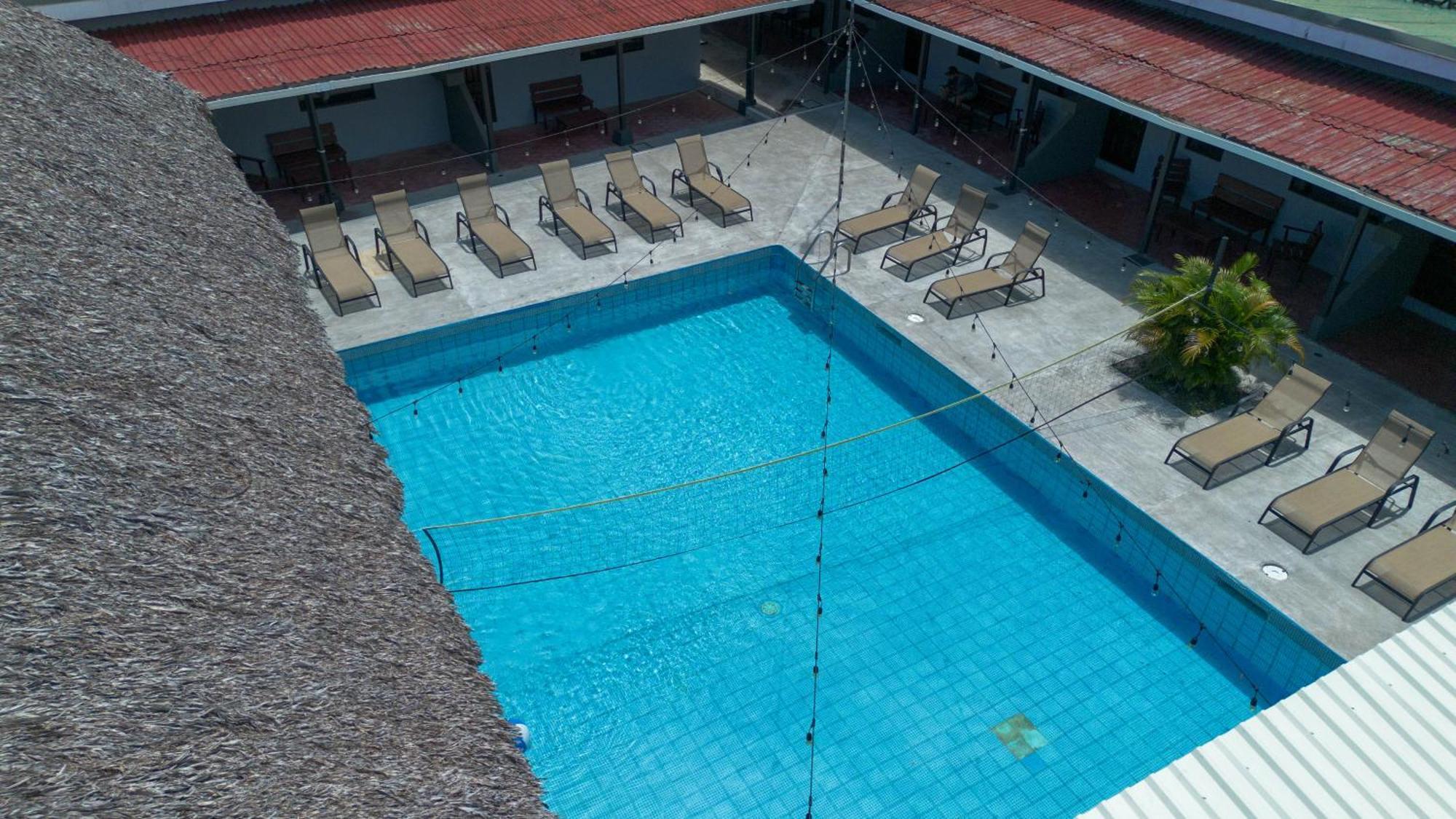 Republik Hotel, Bistro And Nightclub On Site جاكو المظهر الخارجي الصورة