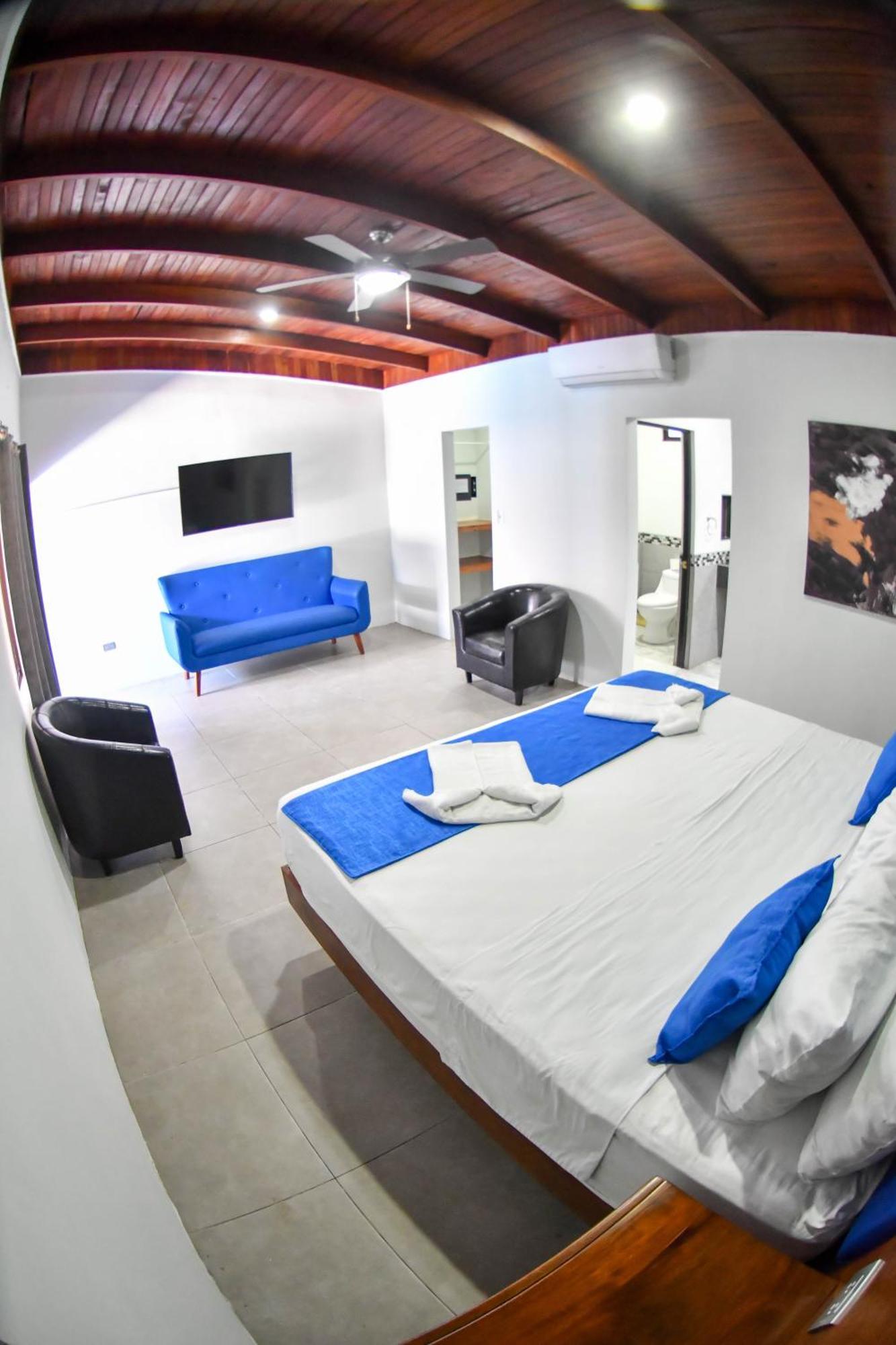 Republik Hotel, Bistro And Nightclub On Site جاكو المظهر الخارجي الصورة